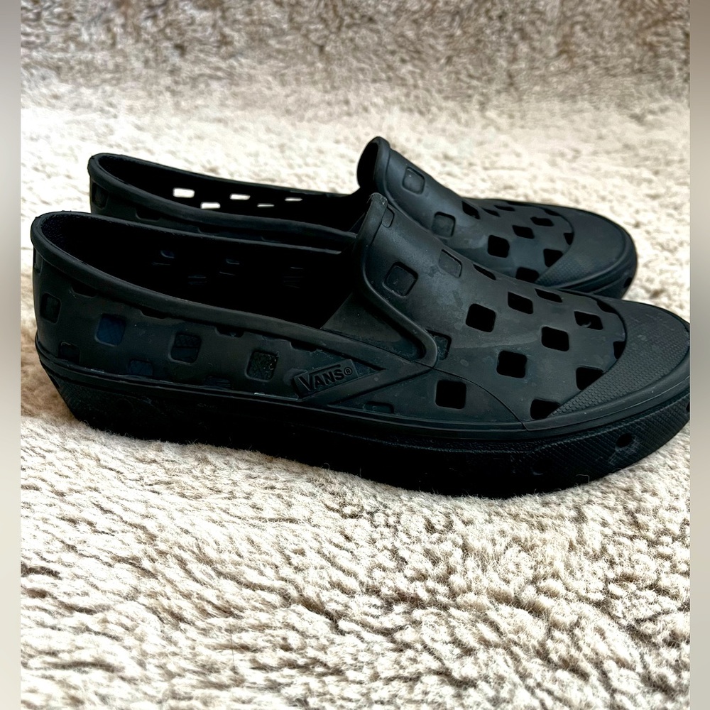 Vans Trek slip on shoes
